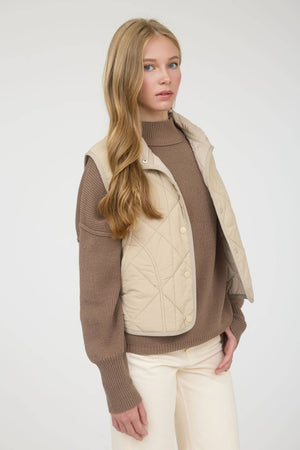 SNAP BUTTON PUFFER VEST