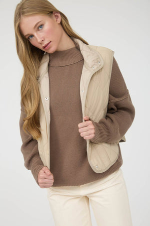 SNAP BUTTON PUFFER VEST