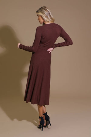 A solid sweater knit midi dress ( Brown)