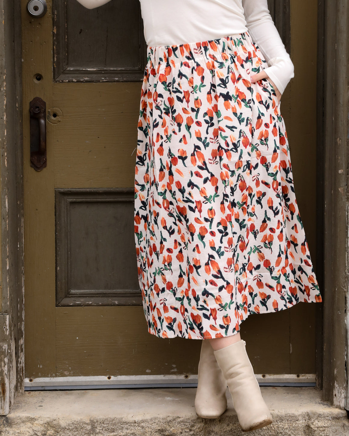 Vintage Inspired Tulip Print Skirt with Pockets
